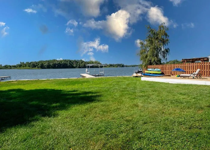 Holiday home 3bed 2bath Luxury House On Myers Bay Private Pier Firepit And Deck